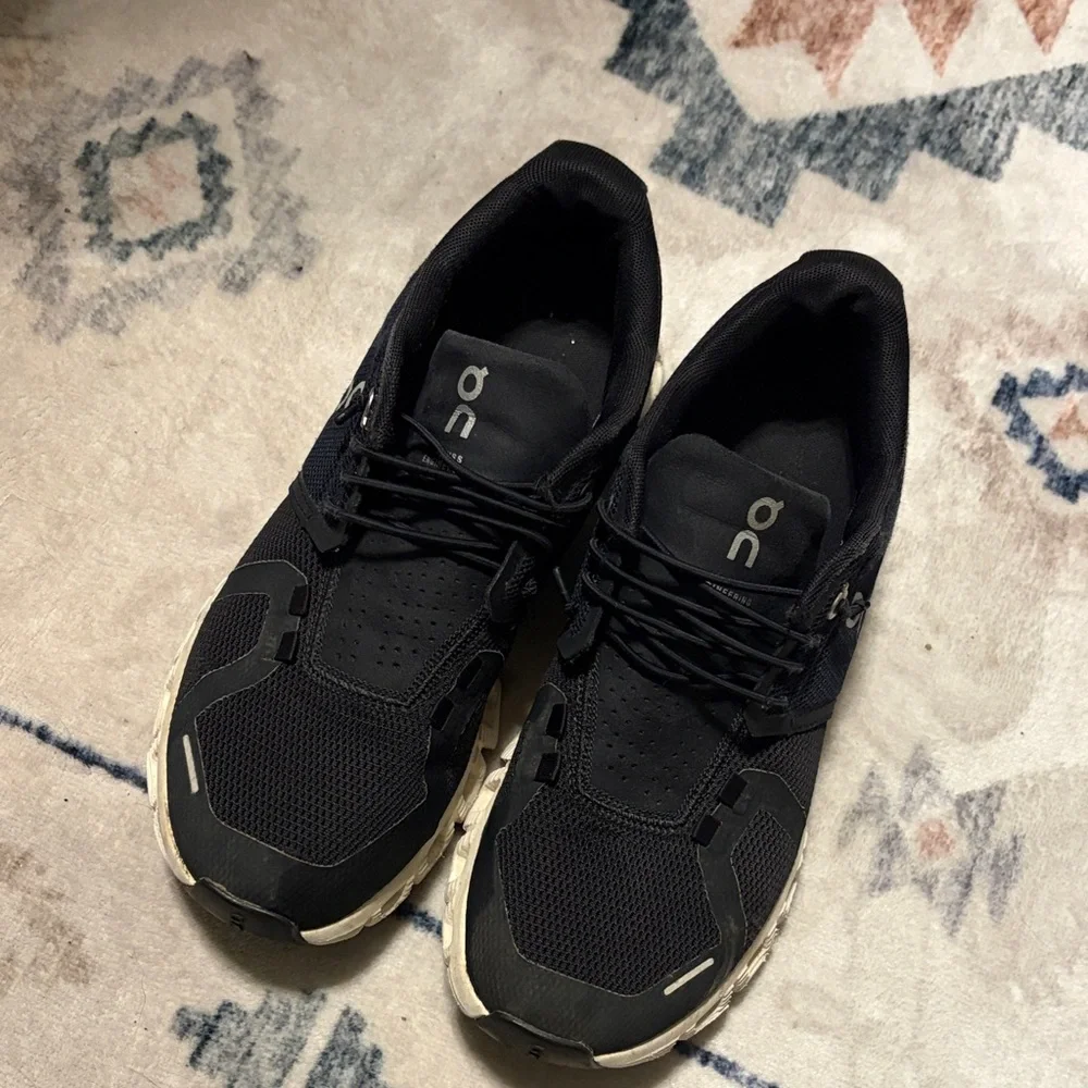On Running Womens Black and White Sneakers size 6.5 - Picture 5 of 12